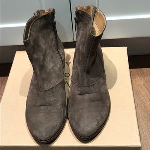 Kelsi Dagger Brooklyn ankle boots. size 8.